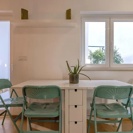 Cute In City Center By Lovelystay Apartment