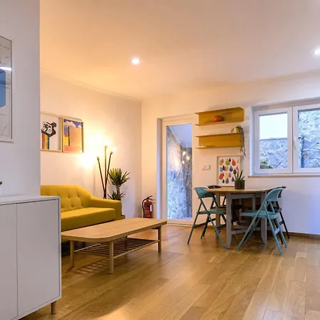 Cute In Center By Lovelystay リスボン